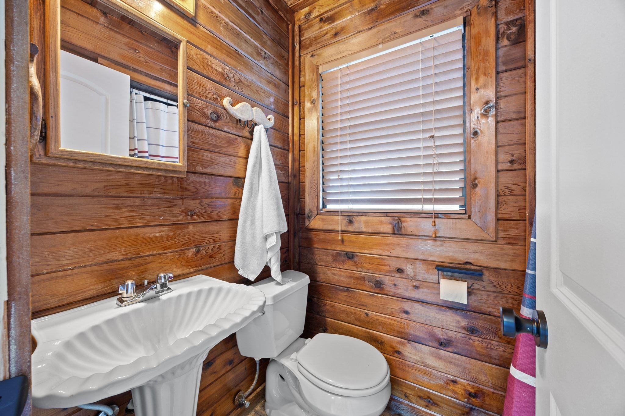 1815 Eckhardt St, Taylor, TX 76574