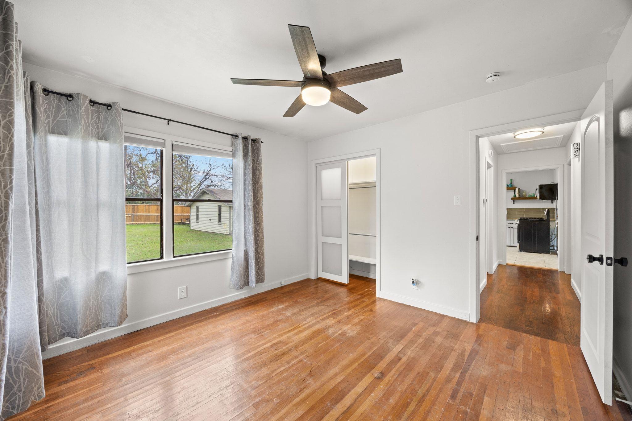 1815 Eckhardt St, Taylor, TX 76574