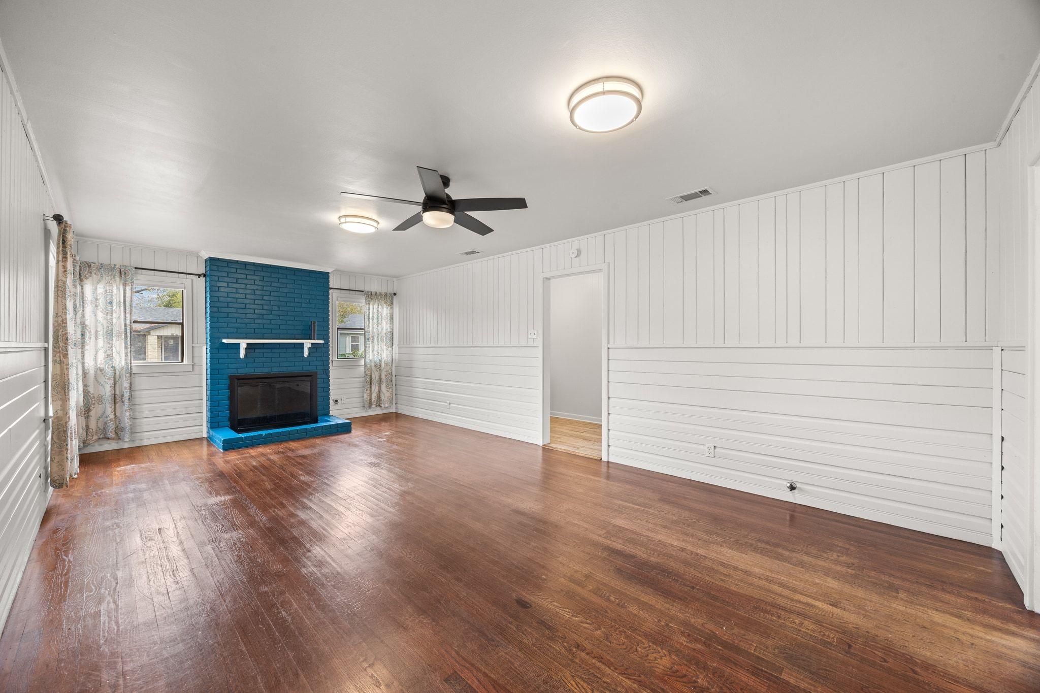 1815 Eckhardt St, Taylor, TX 76574