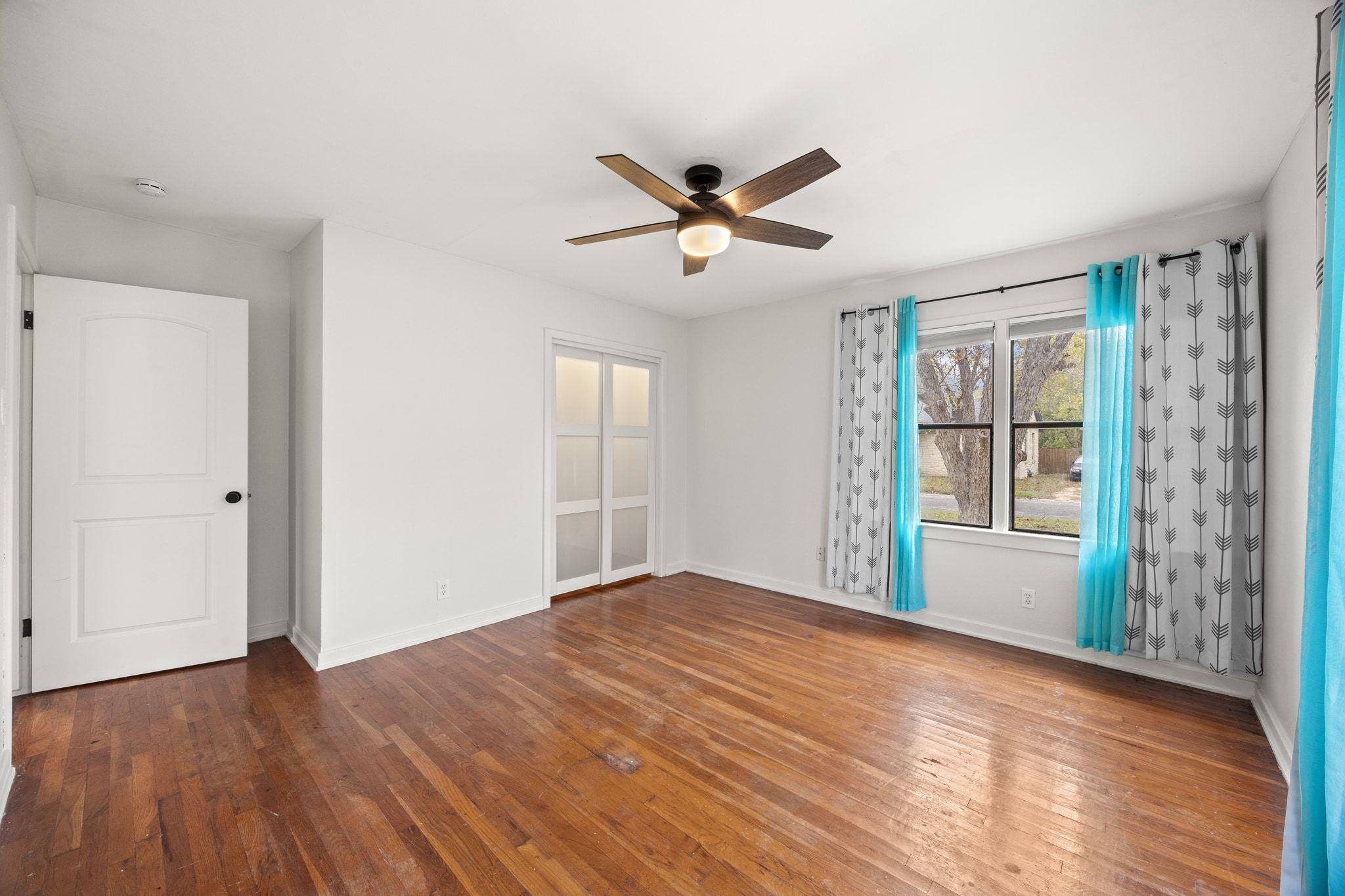 1815 Eckhardt St, Taylor, TX 76574