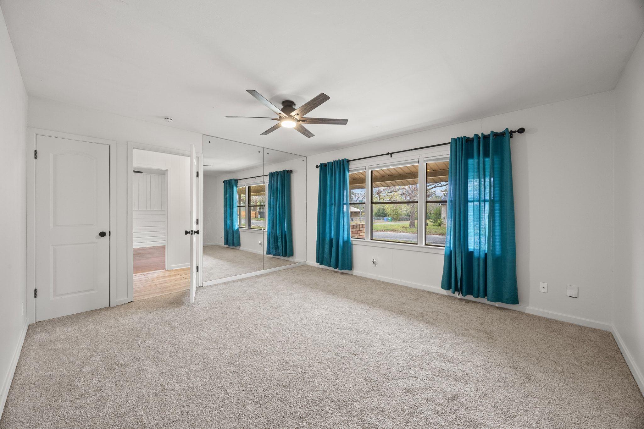 1815 Eckhardt St, Taylor, TX 76574