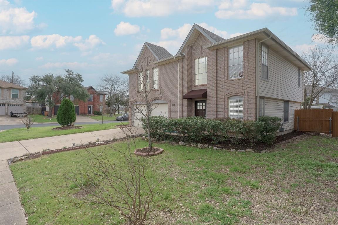 2201 Broughton Ct, Austin, TX 78727