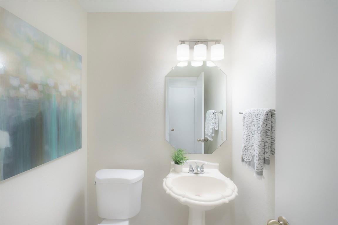 2201 Broughton Ct, Austin, TX 78727