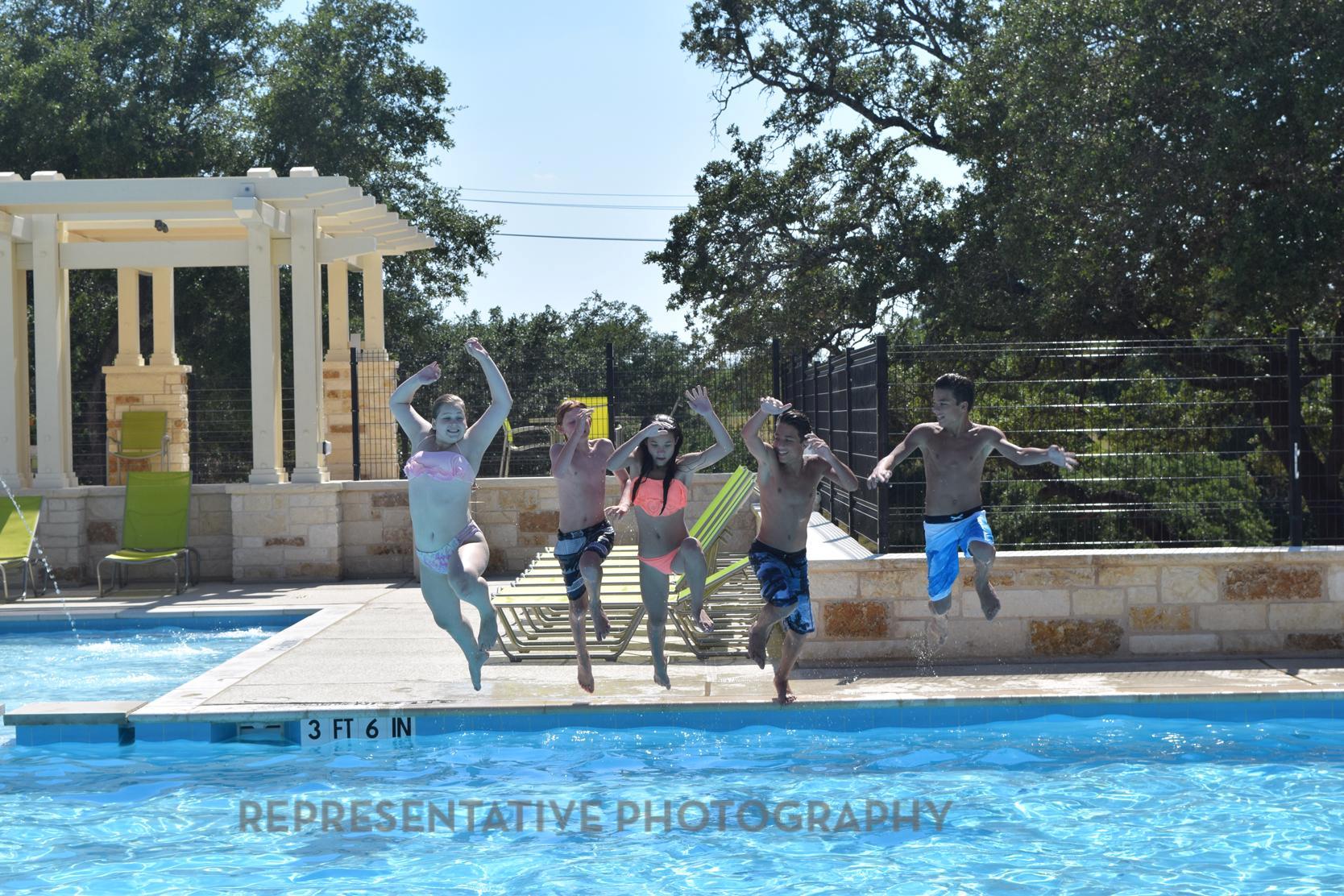 261 Menlo Bnd, Liberty Hill, TX 78642