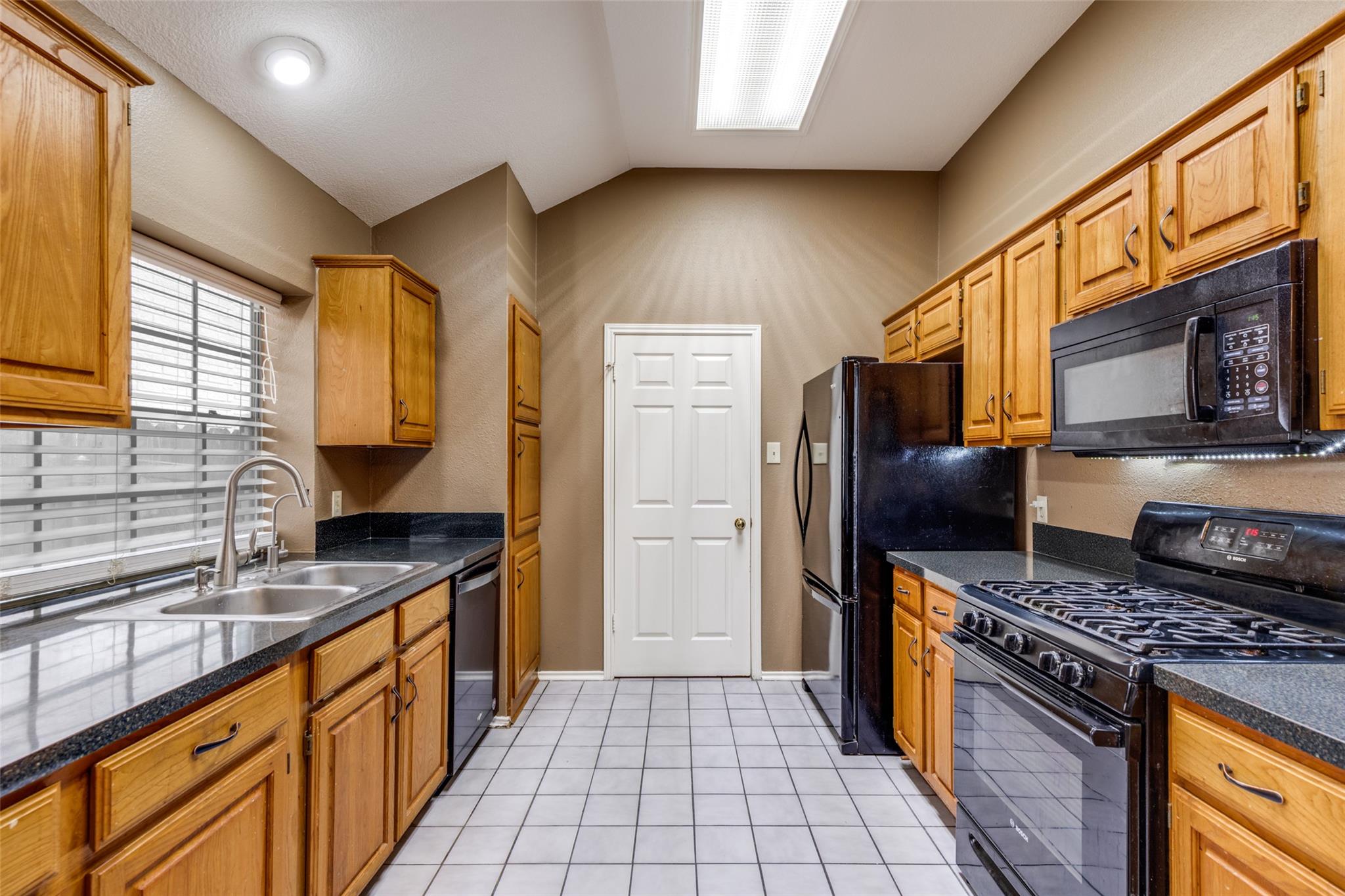 506 Broken Feather Trl, Pflugerville, TX 78660