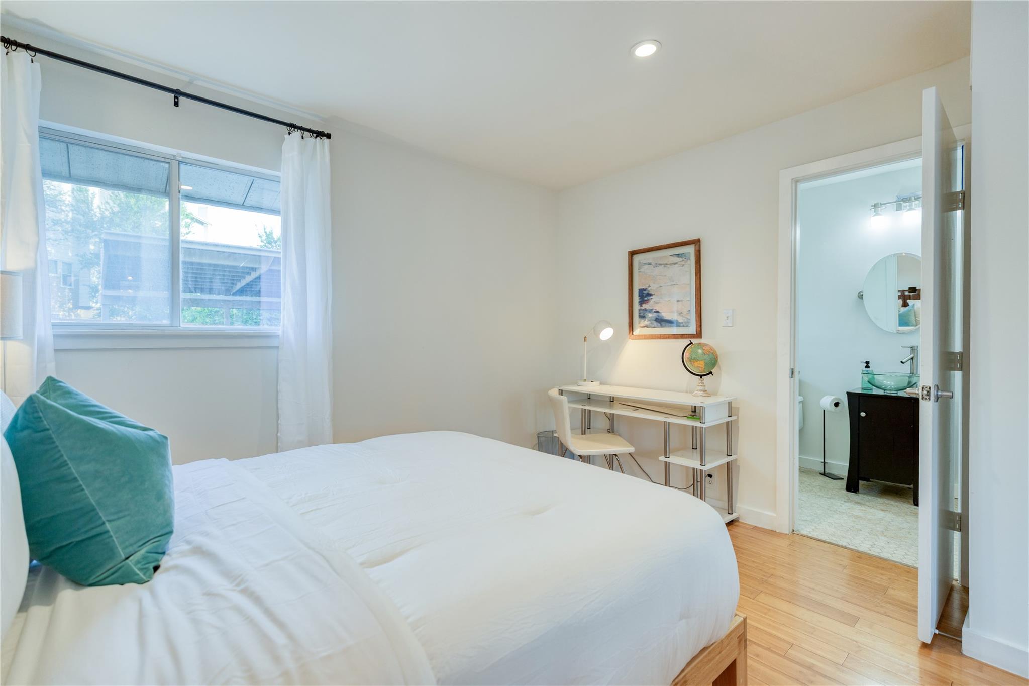 2526 Durwood St # 110, Austin, TX 78704