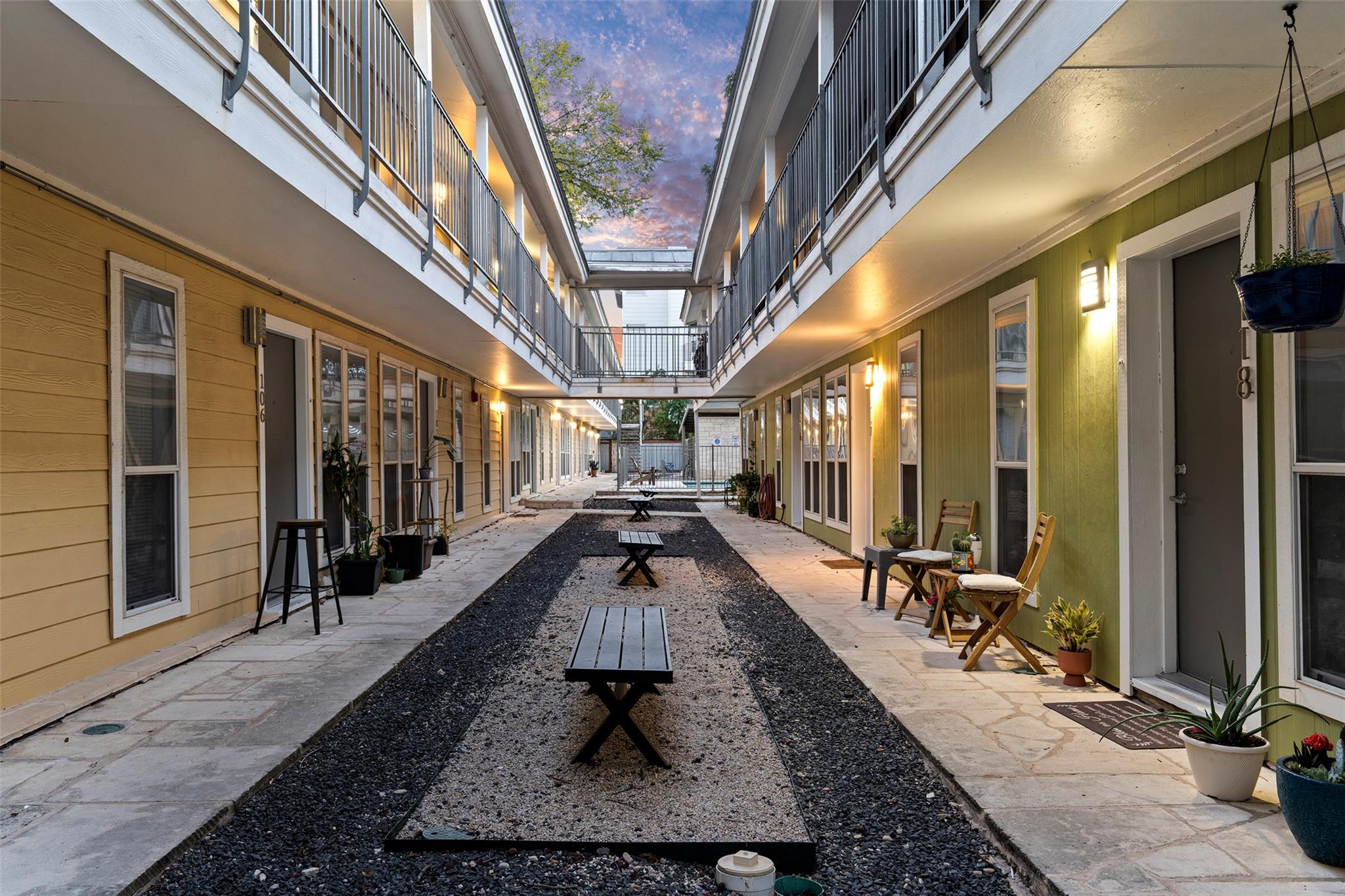 2526 Durwood St # 110, Austin, TX 78704