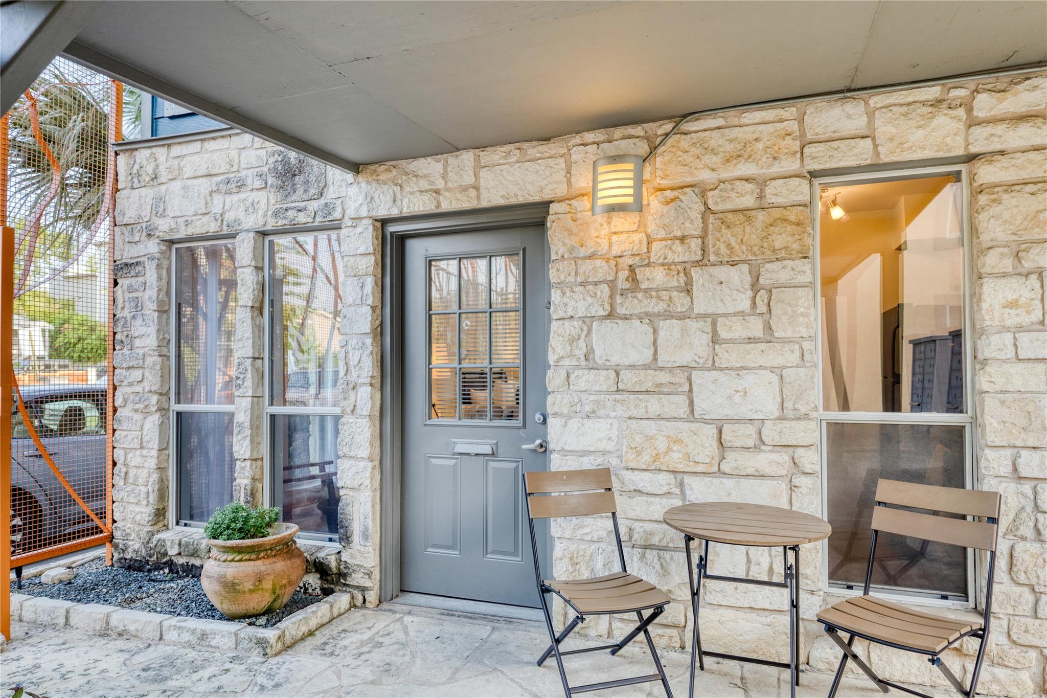 2526 Durwood St # 110, Austin, TX 78704