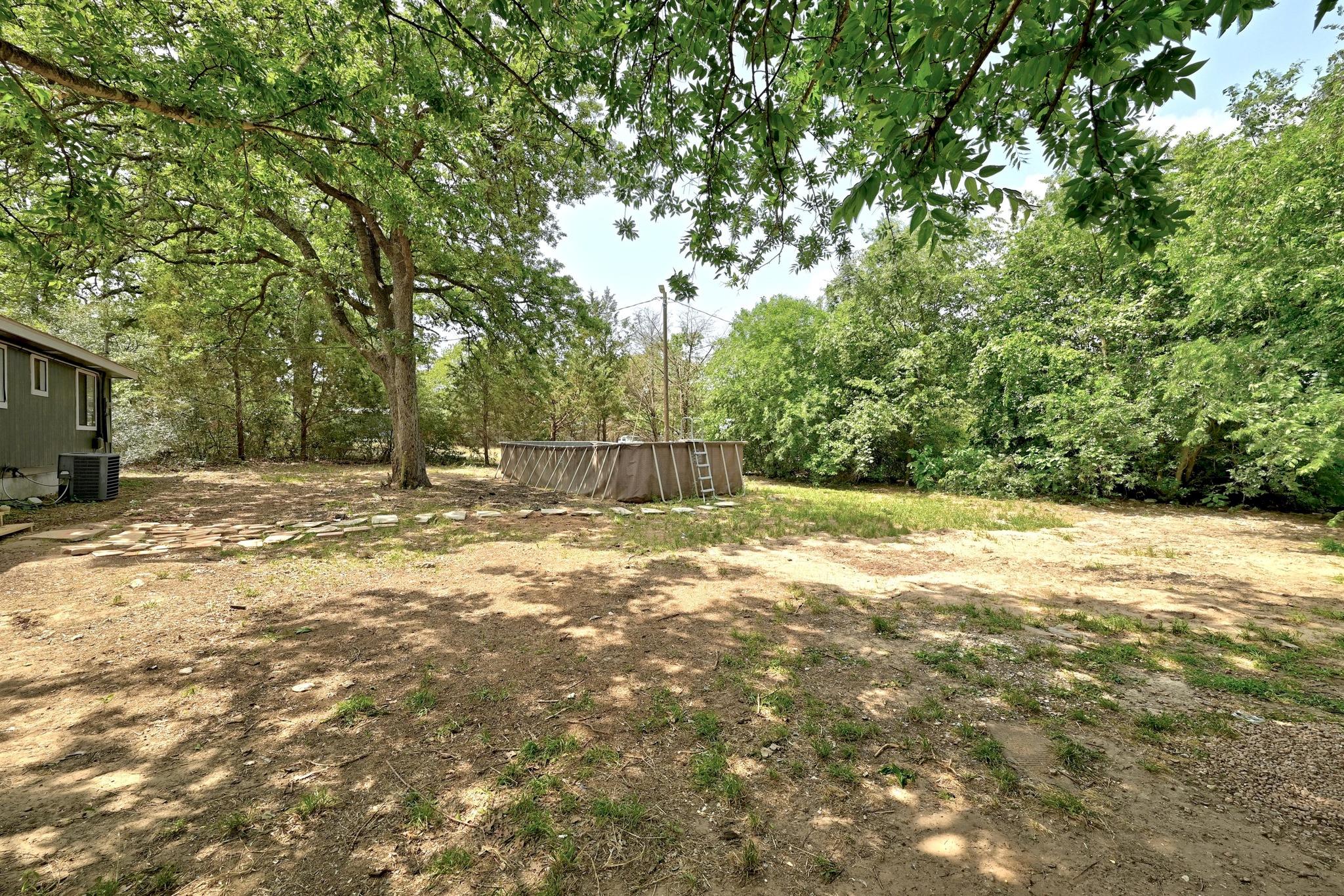 136 Shadow Oak Dr, Bastrop, TX 78602