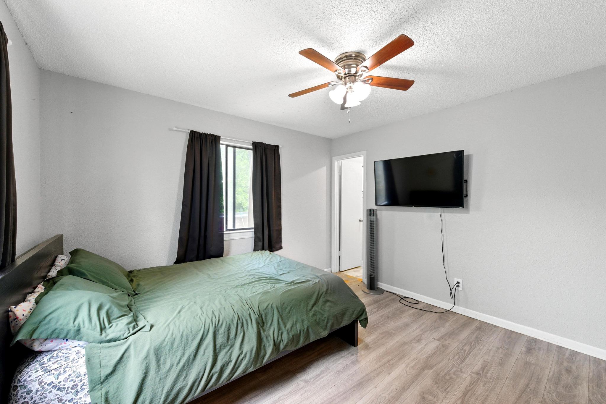 136 Shadow Oak Dr, Bastrop, TX 78602