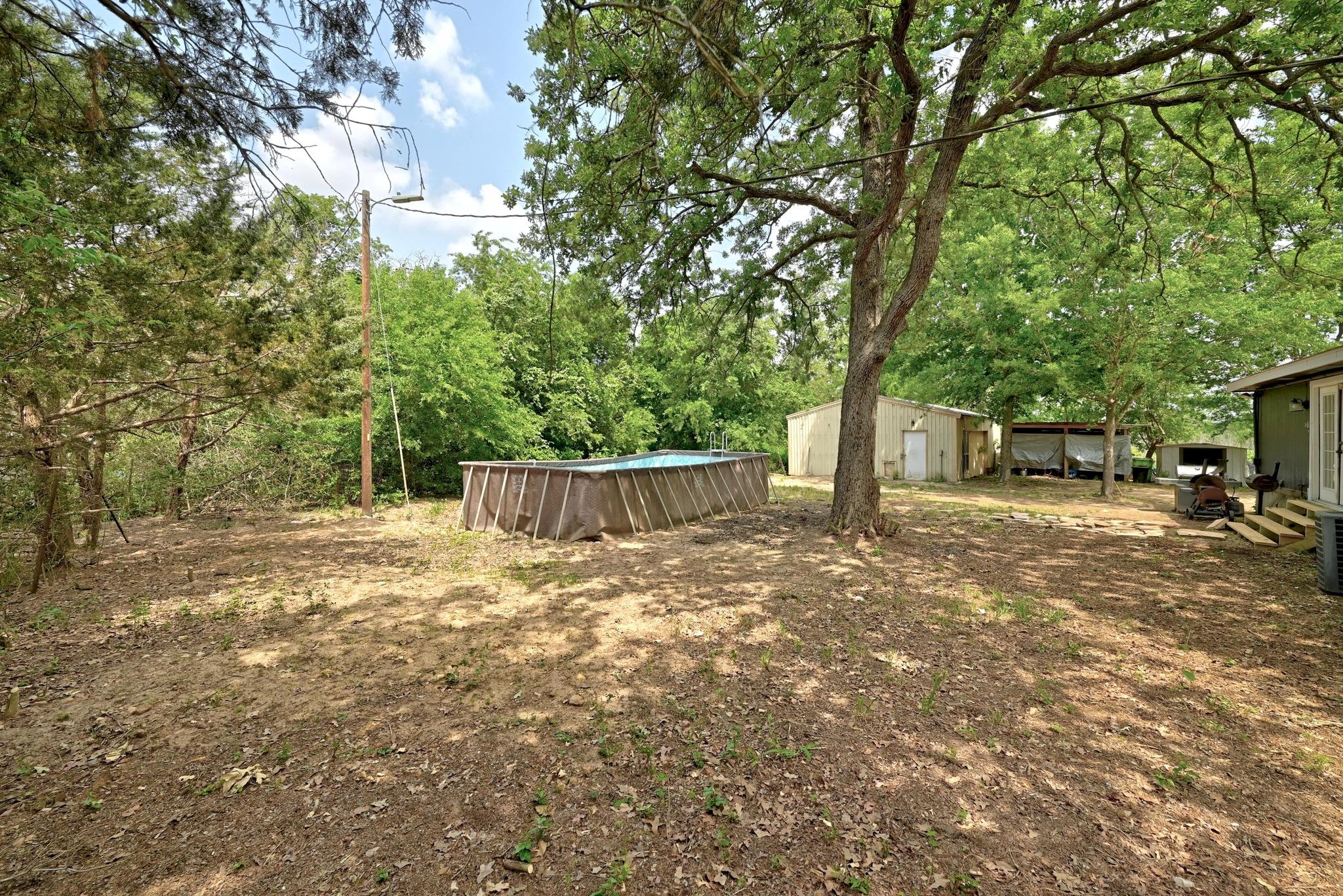 136 Shadow Oak Dr, Bastrop, TX 78602