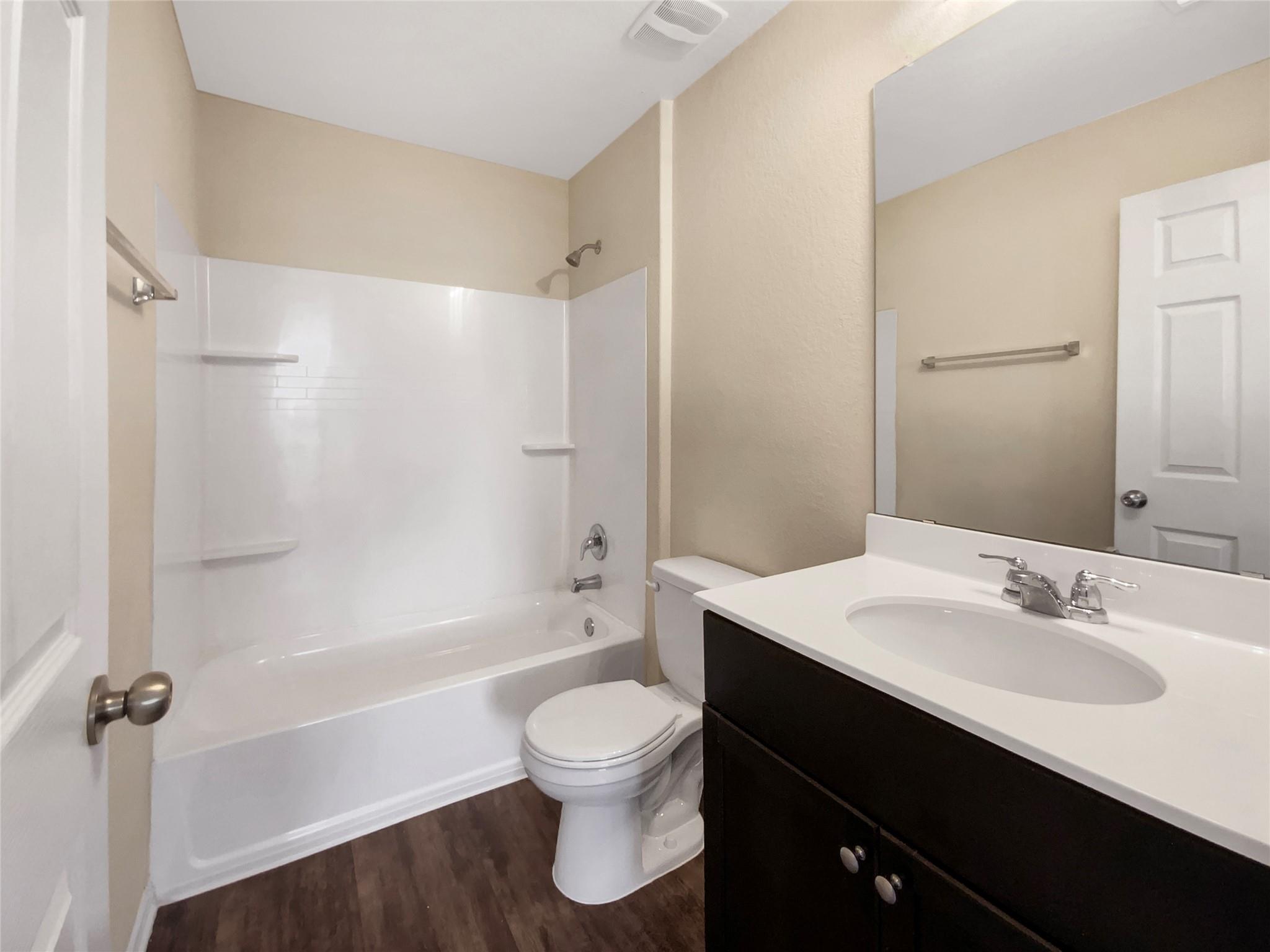 325 Bedford Falls Ln, Jarrell, TX 76537