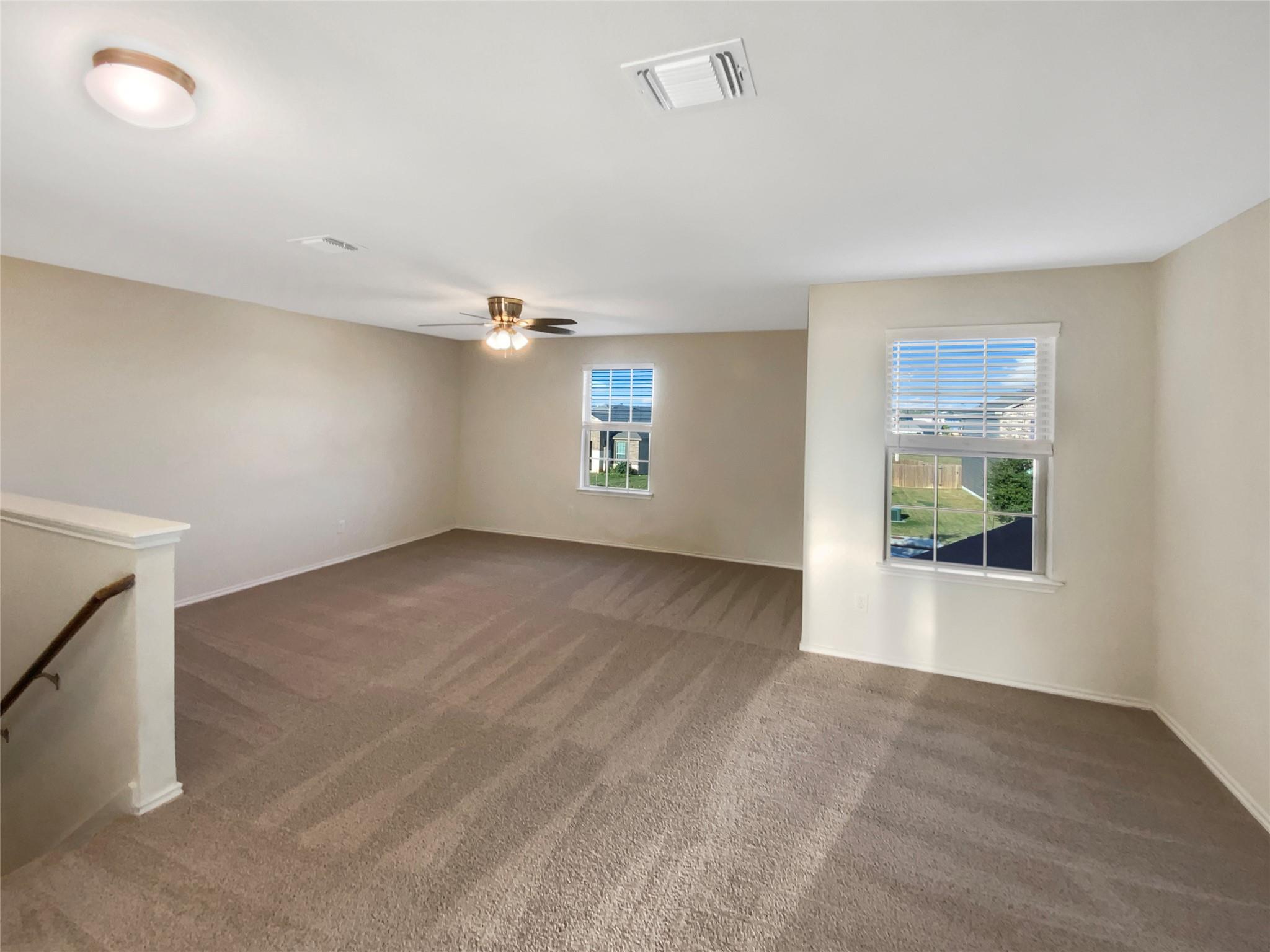 325 Bedford Falls Ln, Jarrell, TX 76537