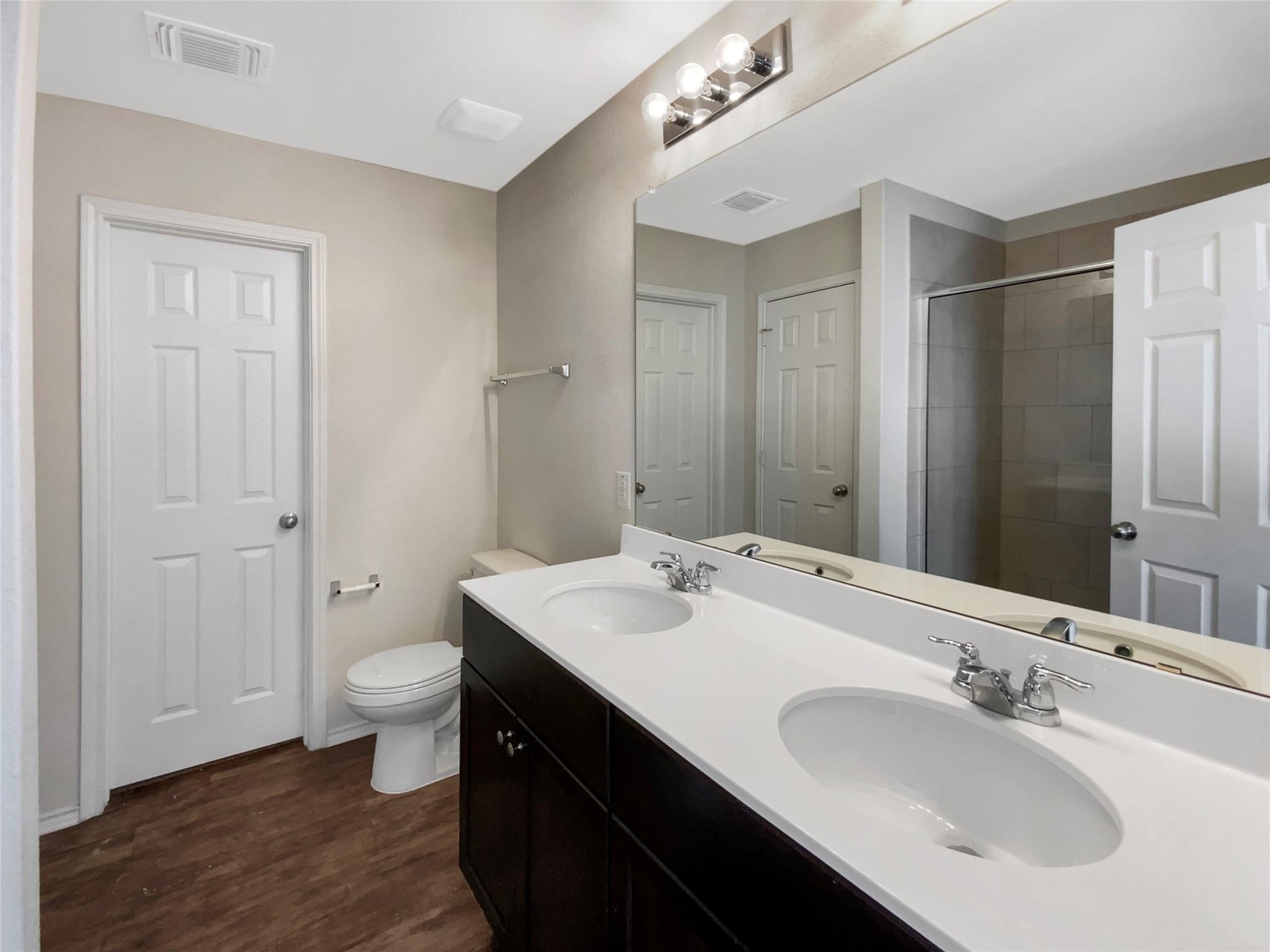 325 Bedford Falls Ln, Jarrell, TX 76537