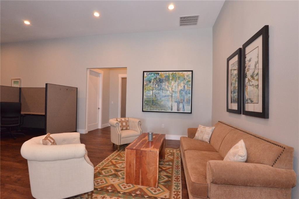 2440 E Hwy 290 Highway # E-2, Dripping Springs, TX 78620