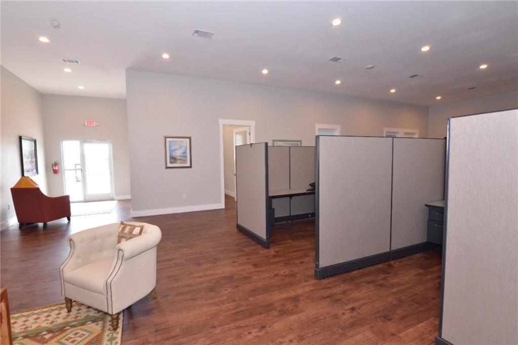 2440 E Hwy 290 Highway # E-2, Dripping Springs, TX 78620