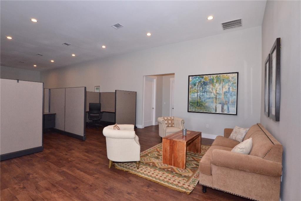 2440 E Hwy 290 Highway # E-2, Dripping Springs, TX 78620