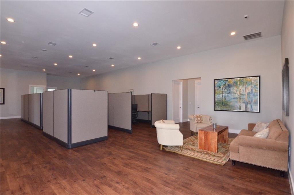 2440 E Hwy 290 Highway # E-2, Dripping Springs, TX 78620