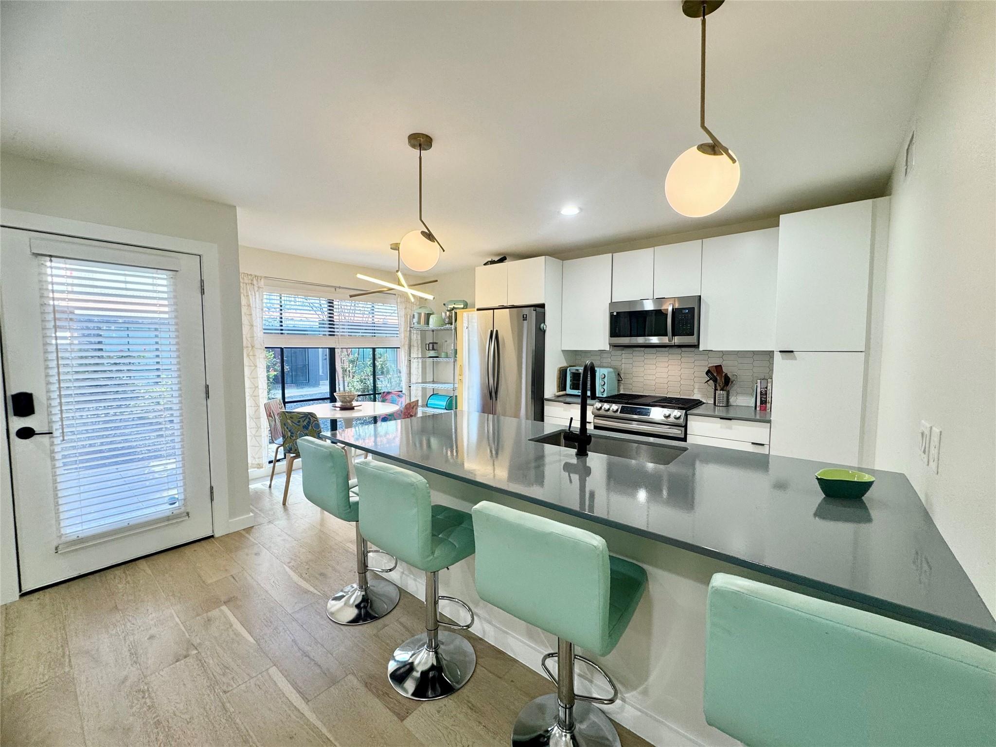 400 E 30th St # 101, Austin, TX 78705