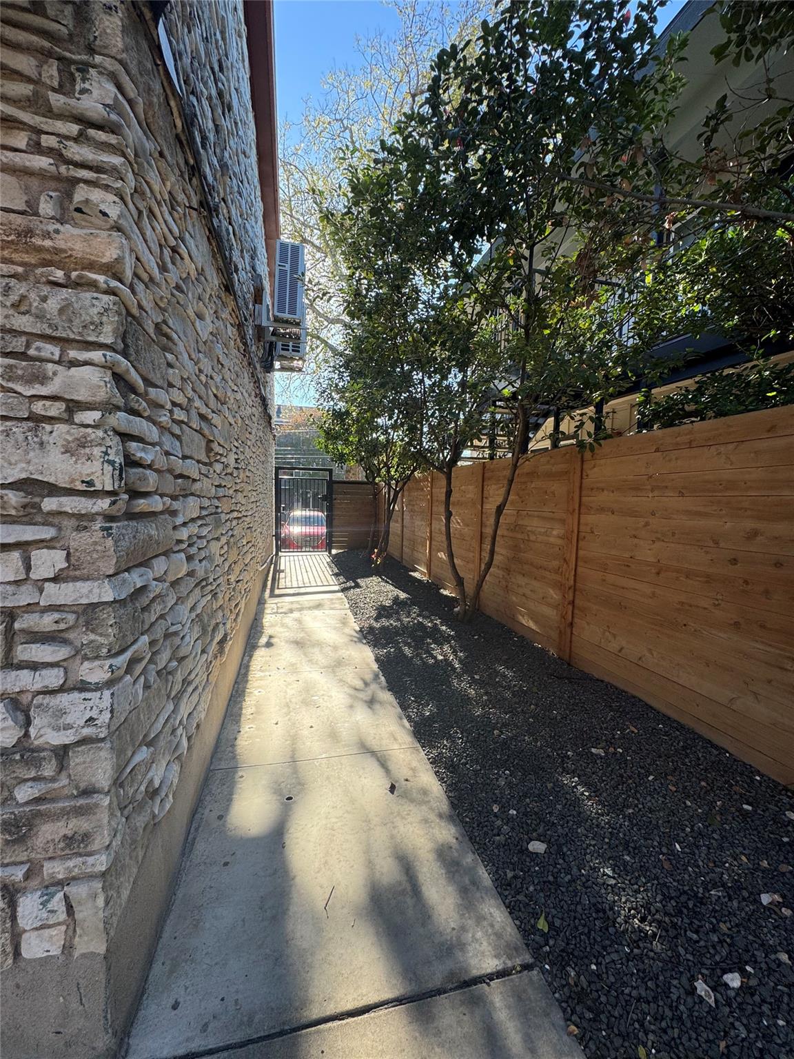 400 E 30th St # 101, Austin, TX 78705