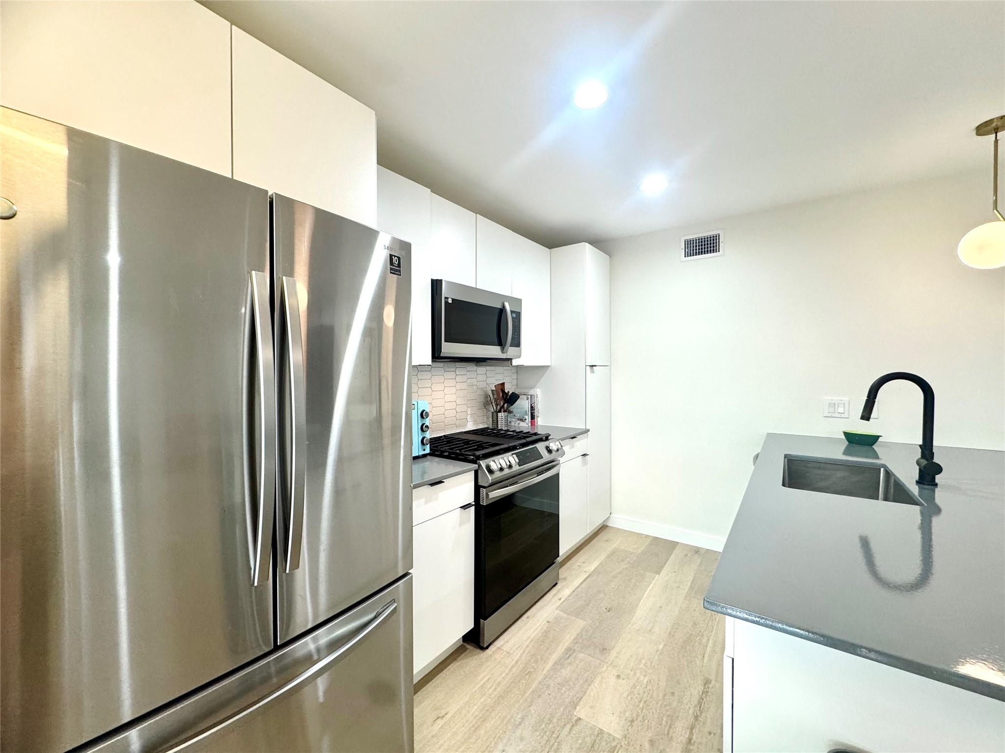 400 E 30th St # 101, Austin, TX 78705