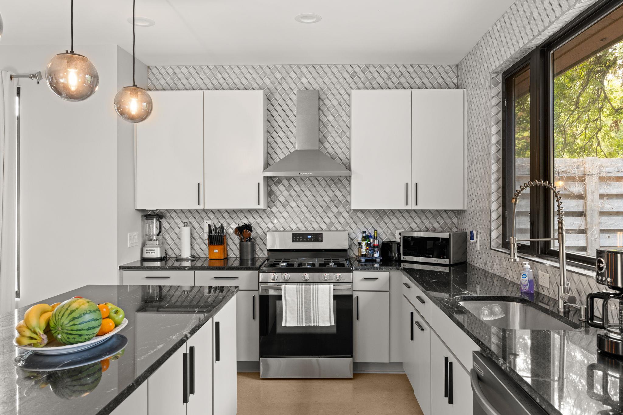 3610 Thompson St # 1, Austin, TX 78702