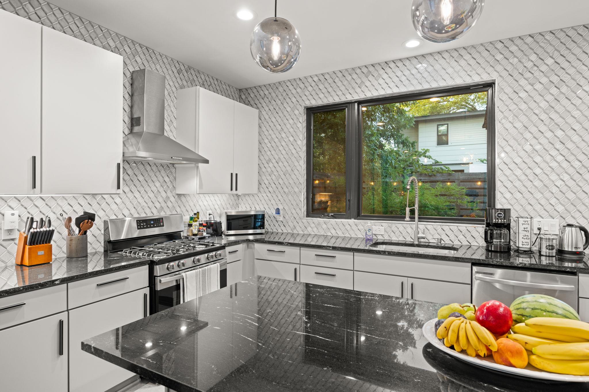 3610 Thompson St # 1, Austin, TX 78702