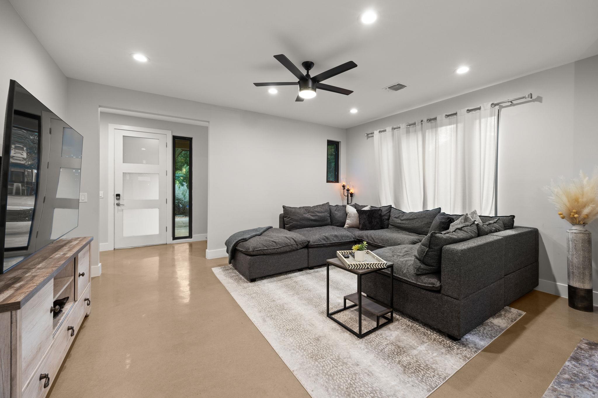 3610 Thompson St # 1, Austin, TX 78702