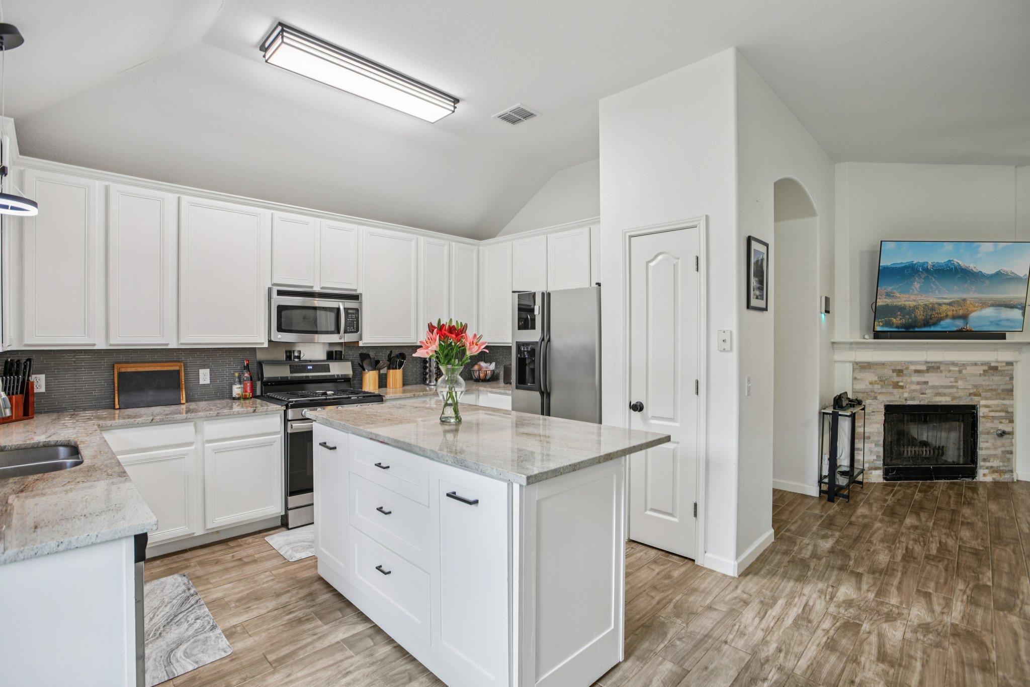 1300 White Dove Cv, Cedar Park, TX 78613