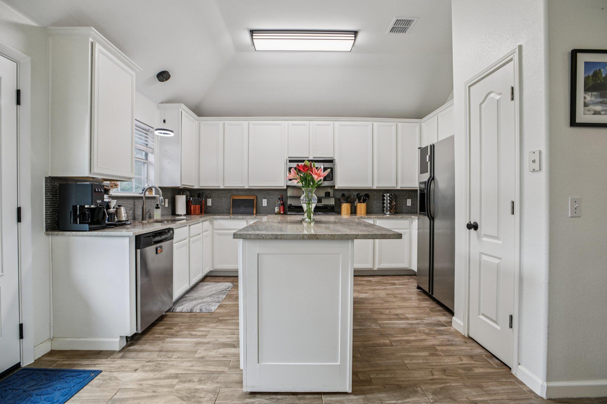 1300 White Dove Cv, Cedar Park, TX 78613