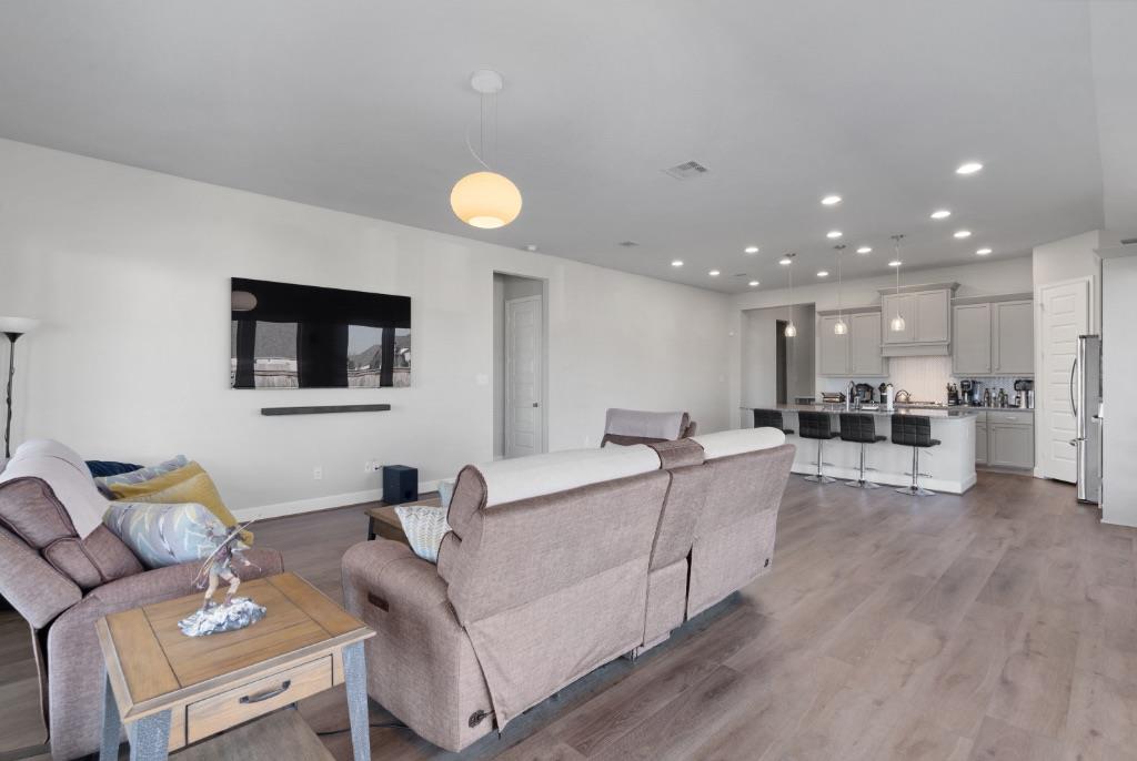 547 Jefferson Dr, Kyle, TX 78640