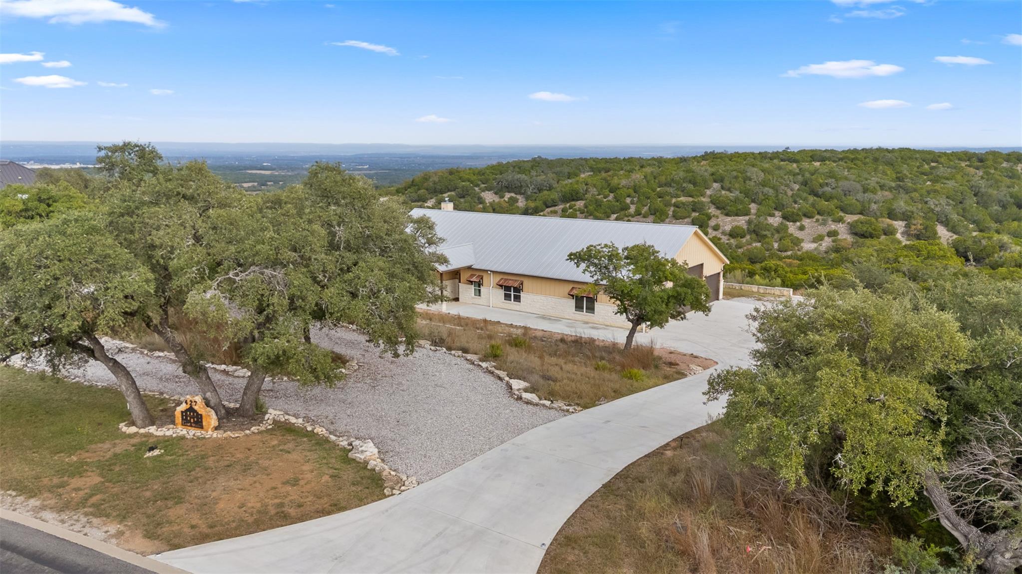 427 S Cedar Mountain Dr, Marble Falls, TX 78654