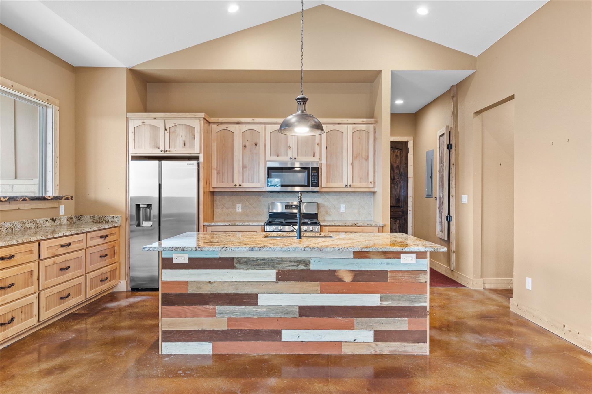 427 S Cedar Mountain Dr, Marble Falls, TX 78654