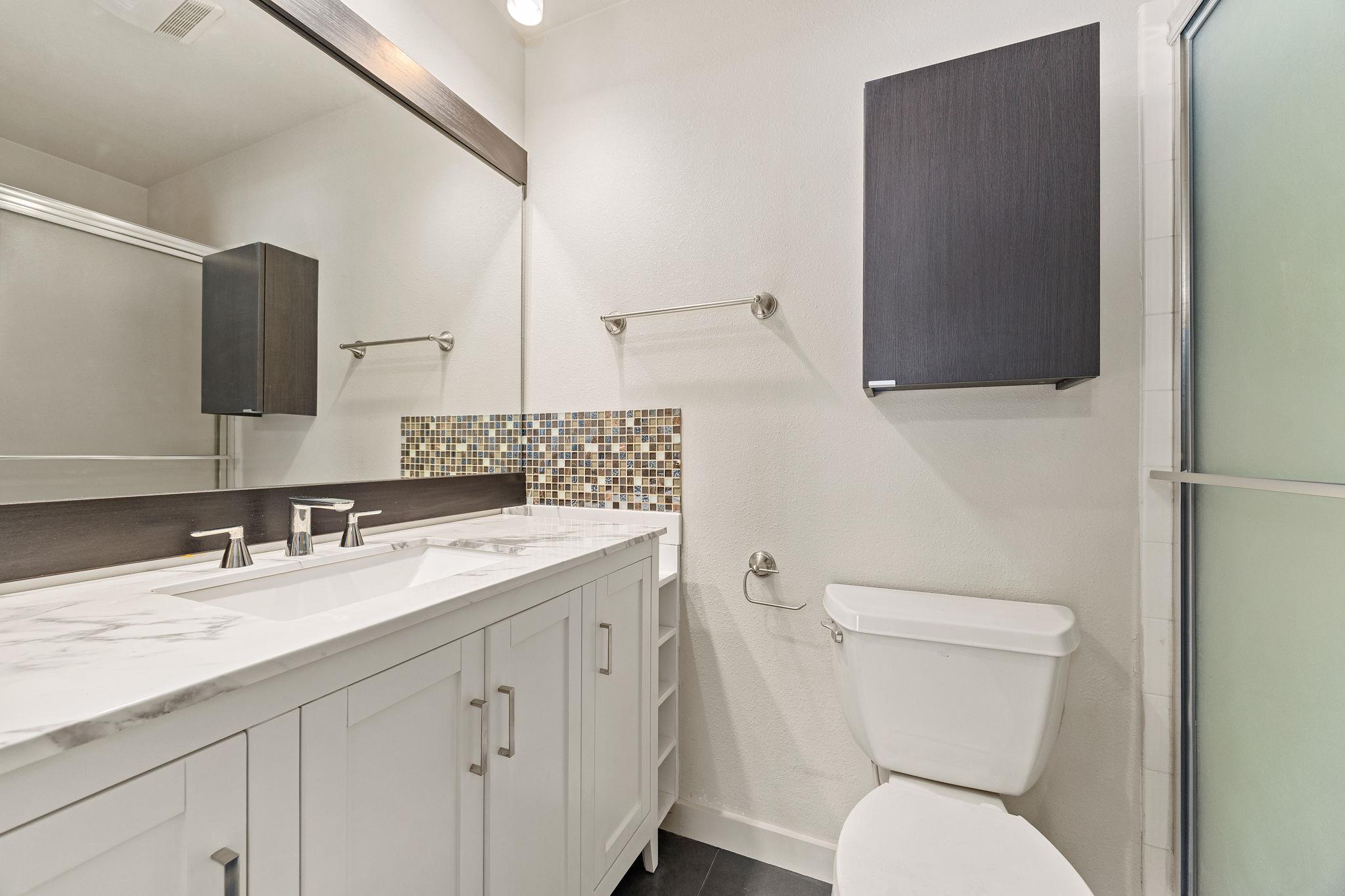 8235 Summer Side Dr, Austin, TX 78759