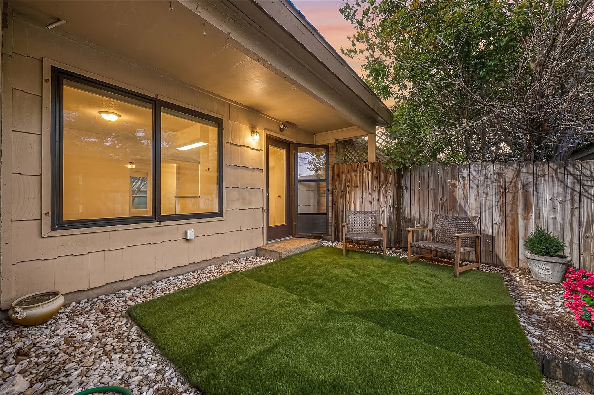 8235 Summer Side Dr, Austin, TX 78759