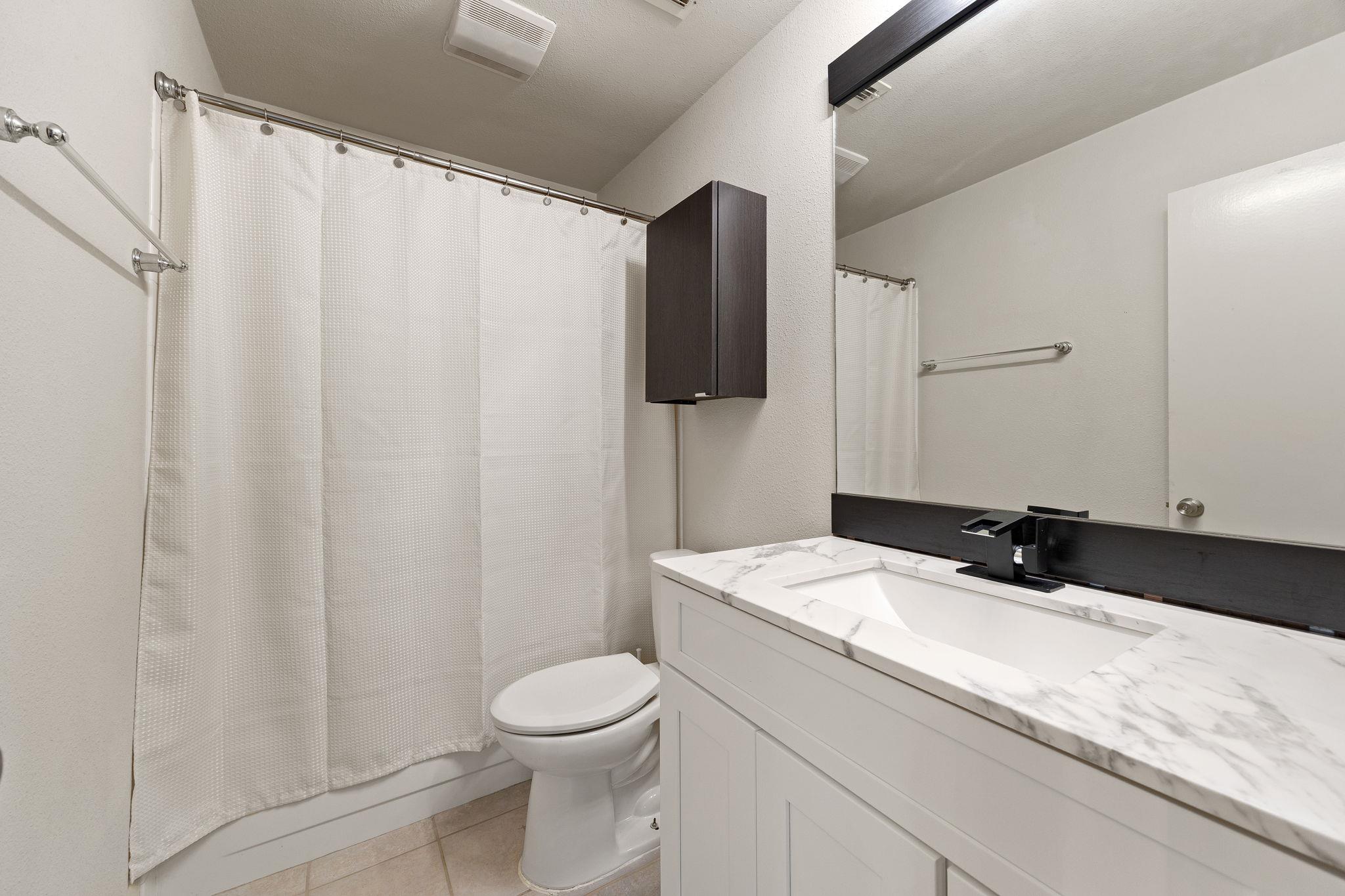 8235 Summer Side Dr, Austin, TX 78759