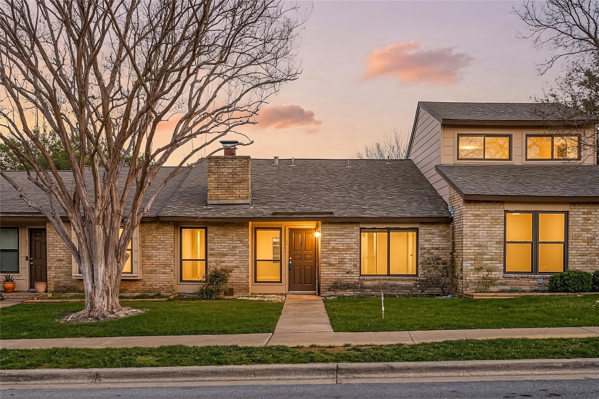 8235 Summer Side Dr, Austin, TX 78759