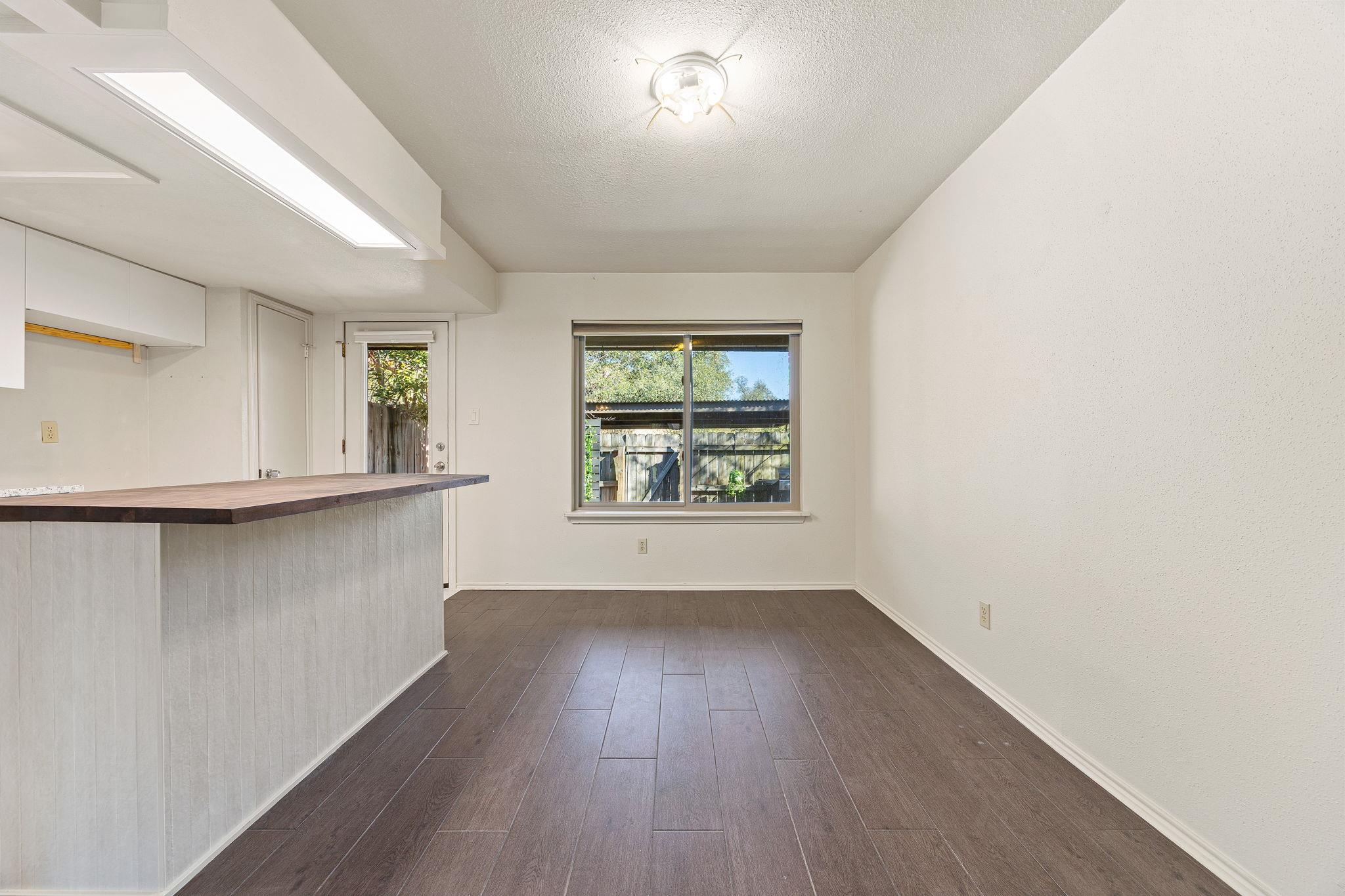 8235 Summer Side Dr, Austin, TX 78759