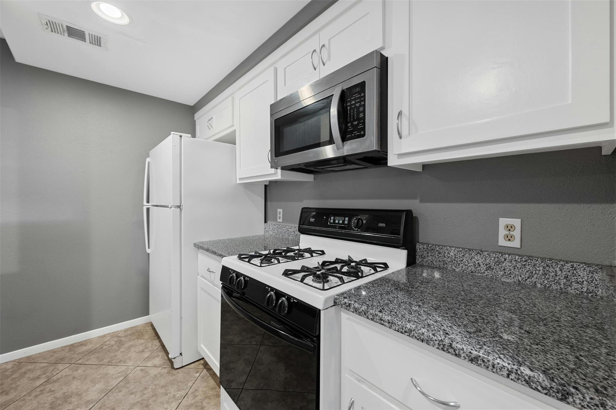 1904 Goodrich Ave # 4, Austin, TX 78704