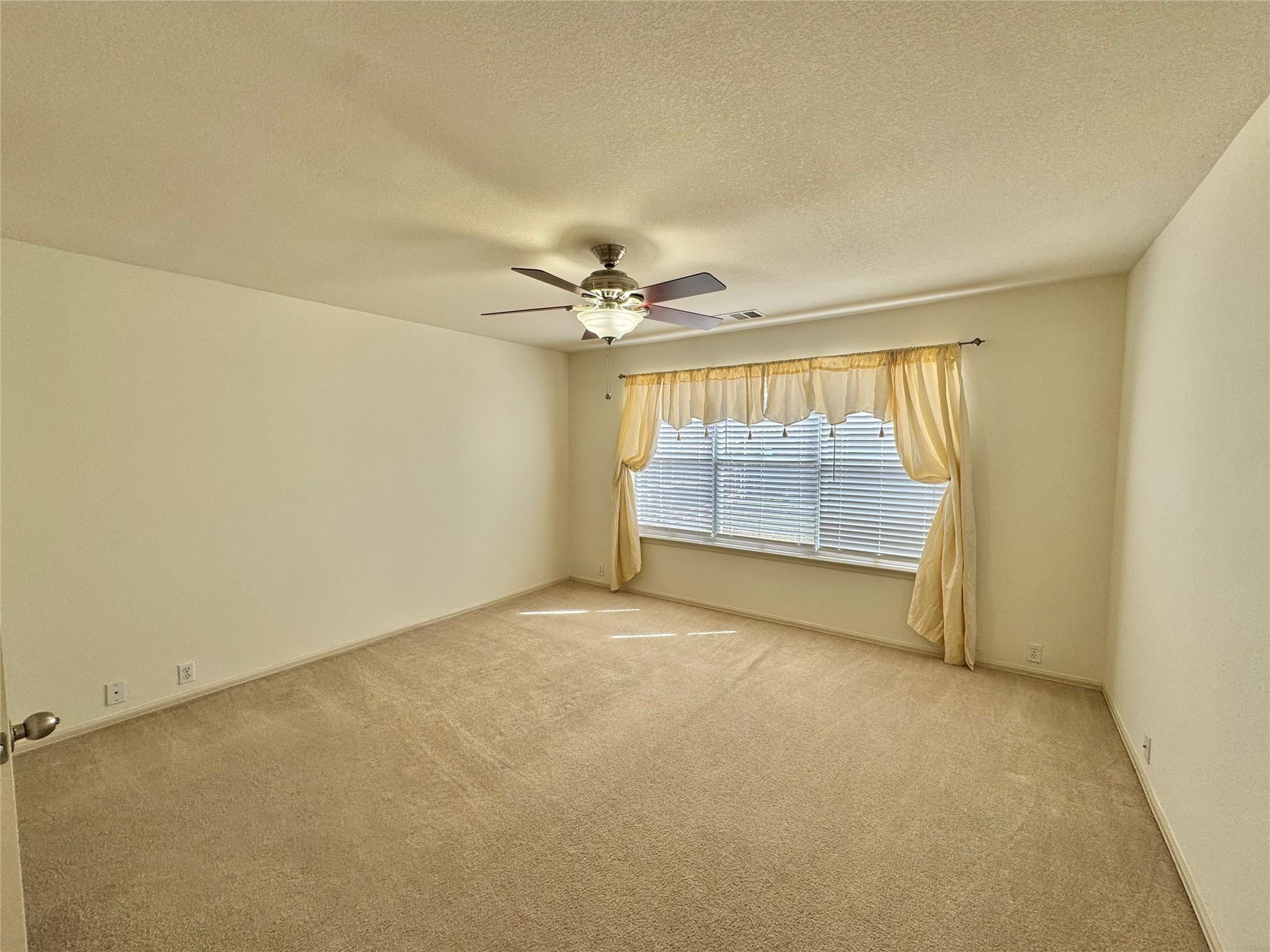 215 Spruce Dr, Kyle, TX 78640