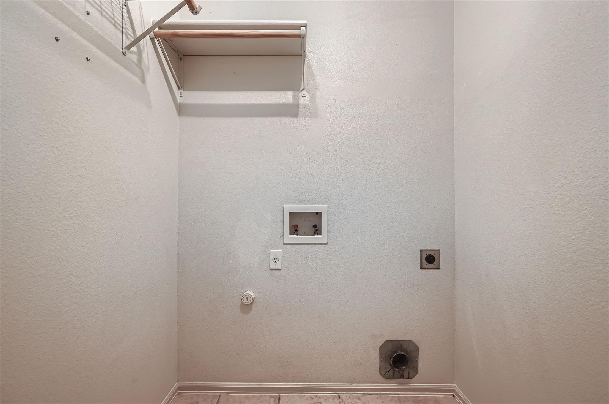 215 Spruce Dr, Kyle, TX 78640