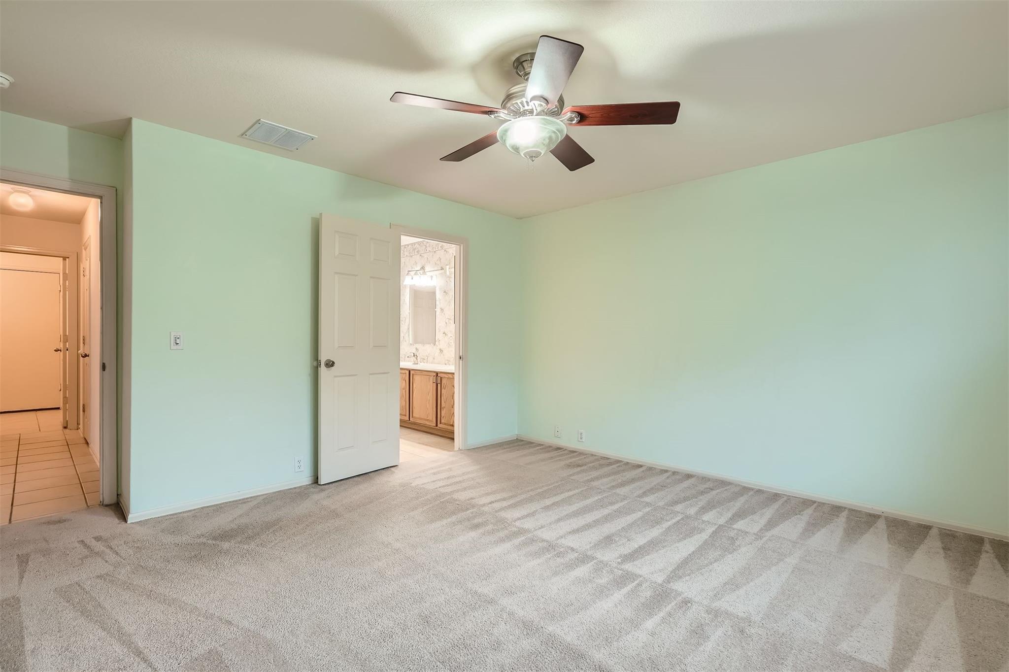 215 Spruce Dr, Kyle, TX 78640