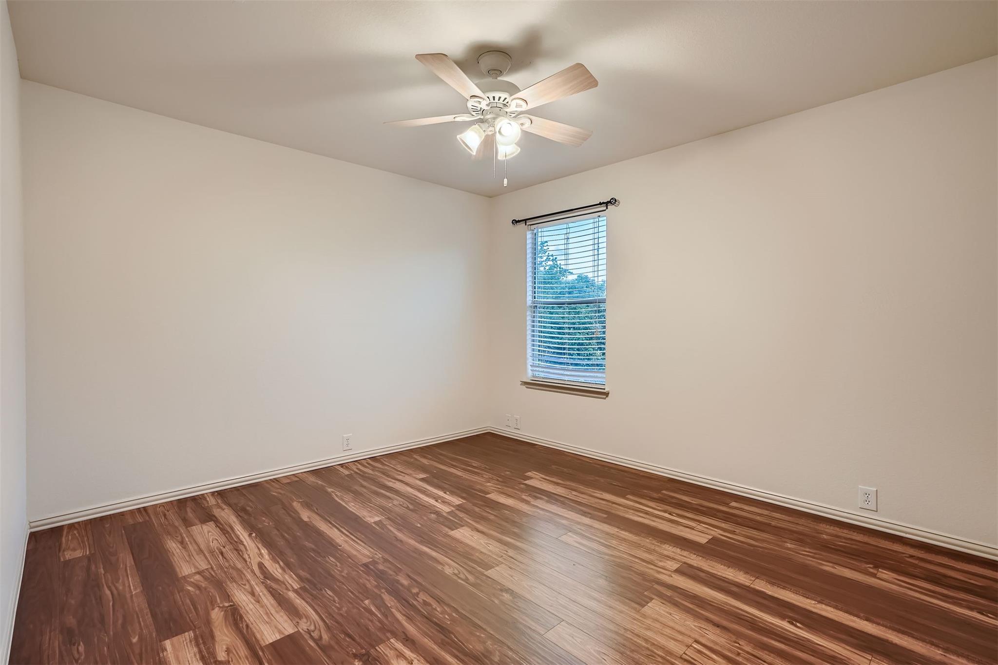 215 Spruce Dr, Kyle, TX 78640