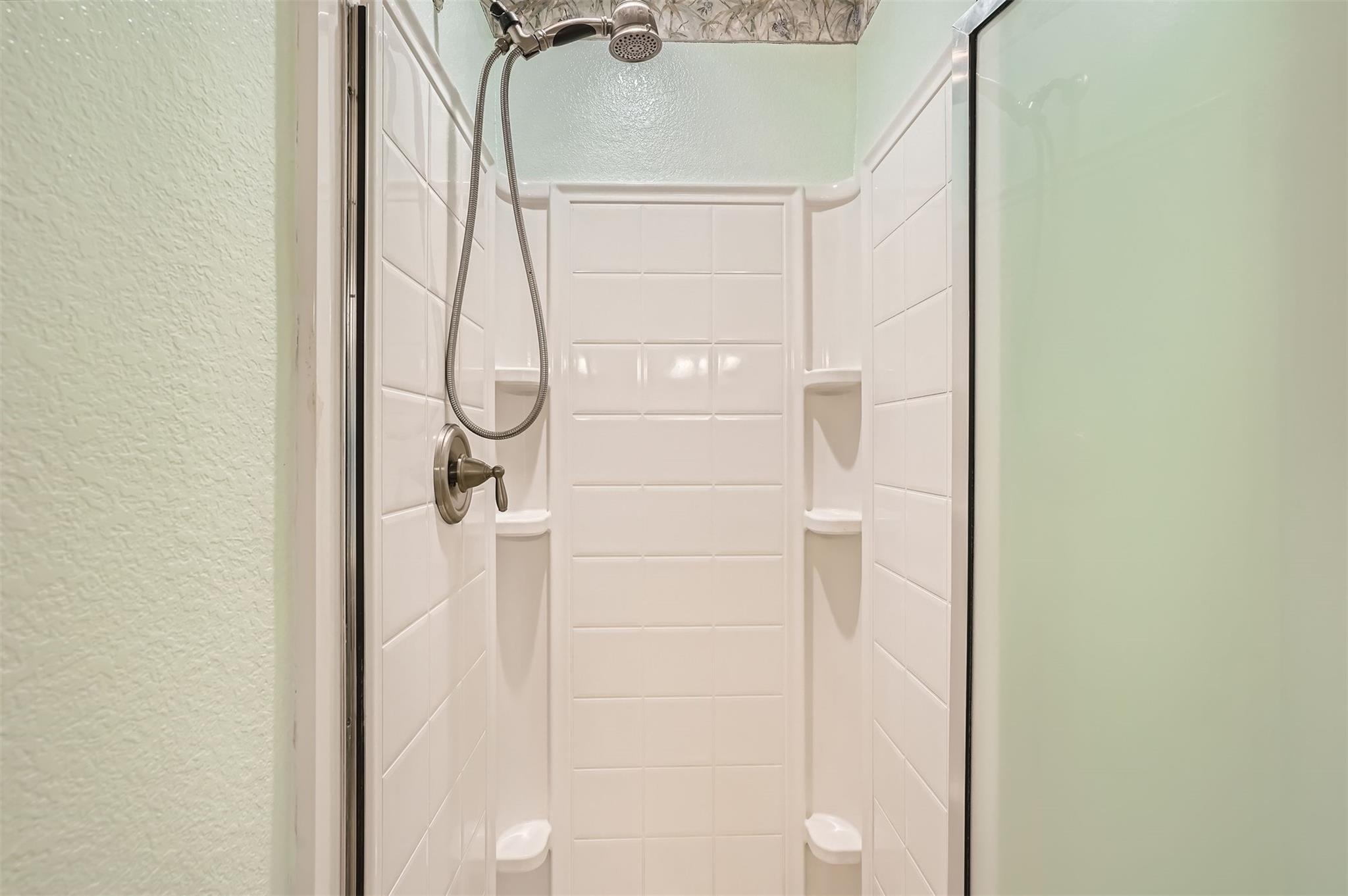 215 Spruce Dr, Kyle, TX 78640