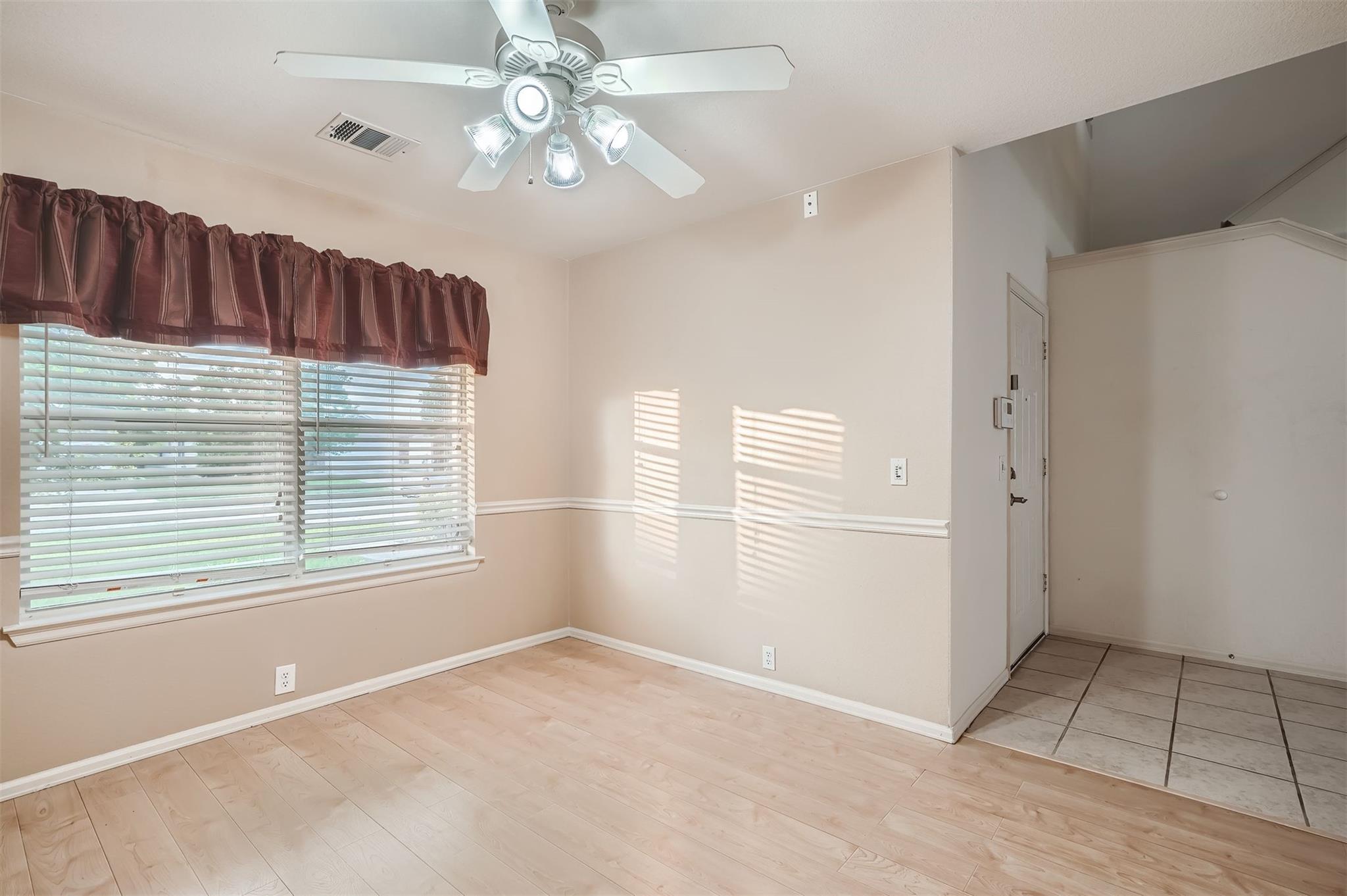 215 Spruce Dr, Kyle, TX 78640