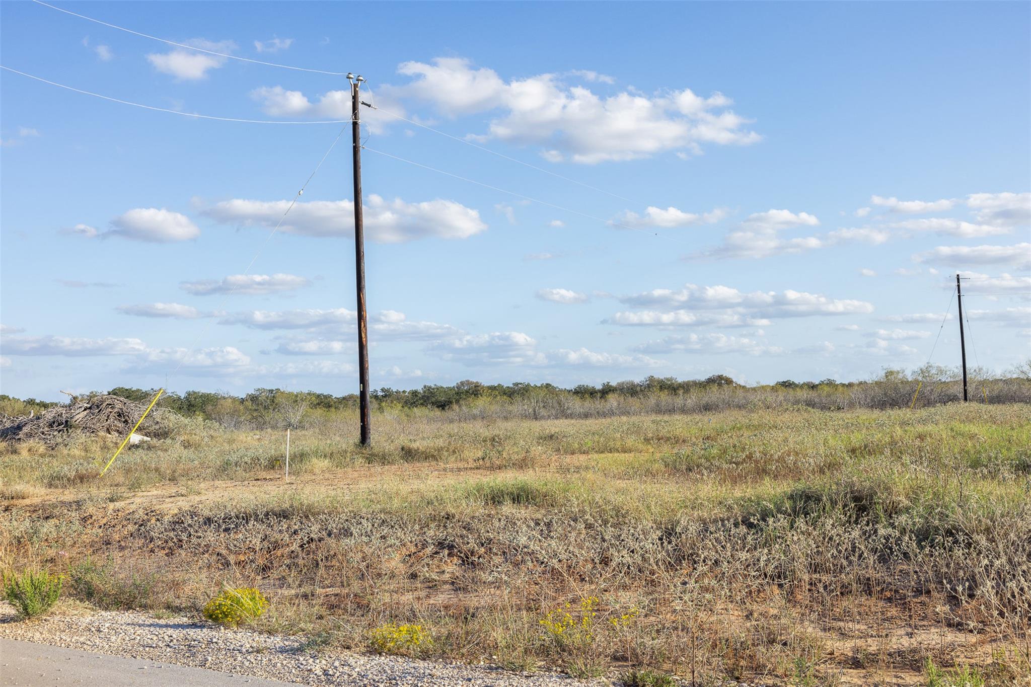 175 Romberg Rd, Dale, TX 78616