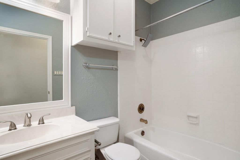 2208 Indian Trl # A, Austin, TX 78703