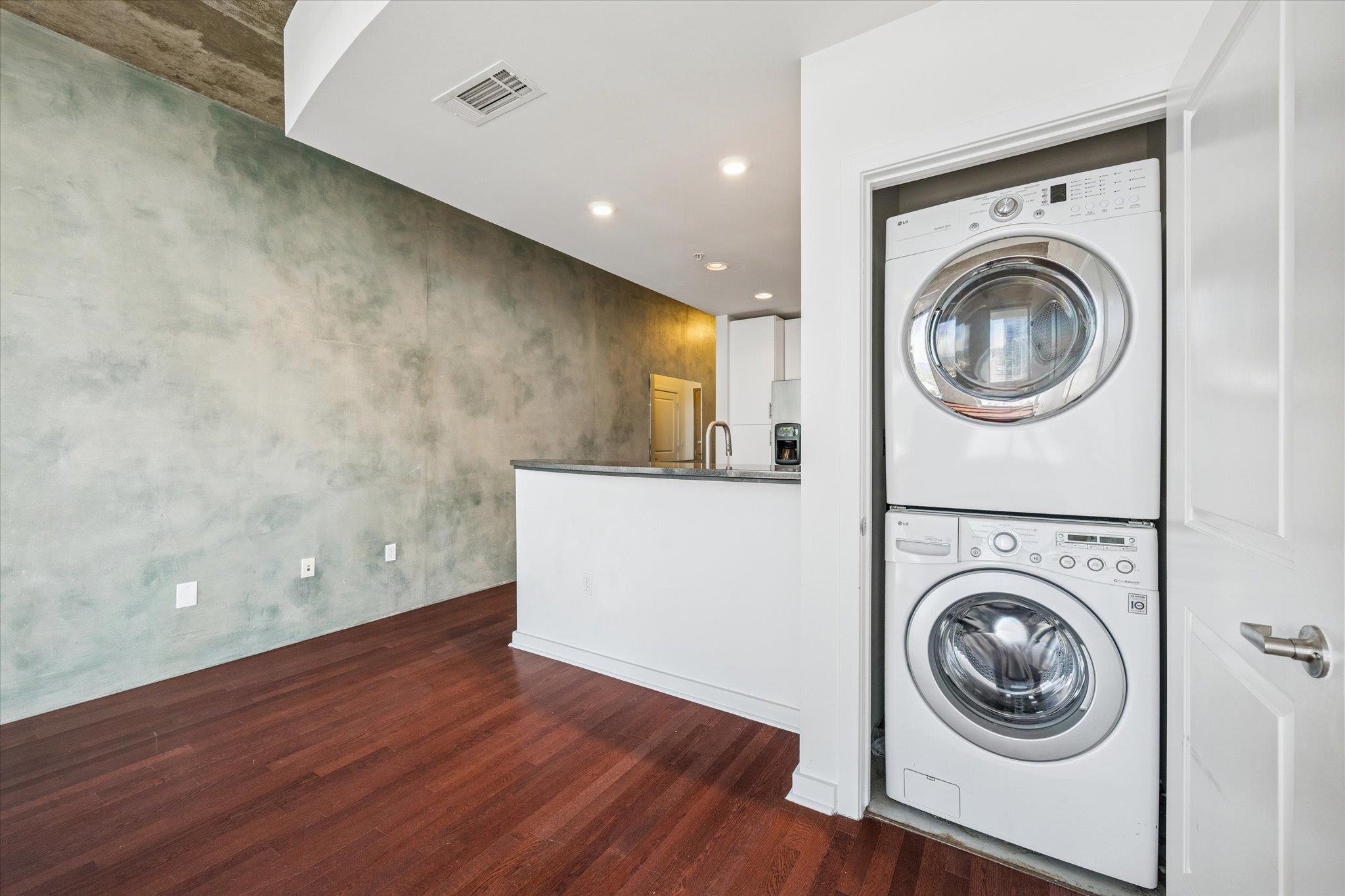 360 Nueces St # 4008, Austin, TX 78701