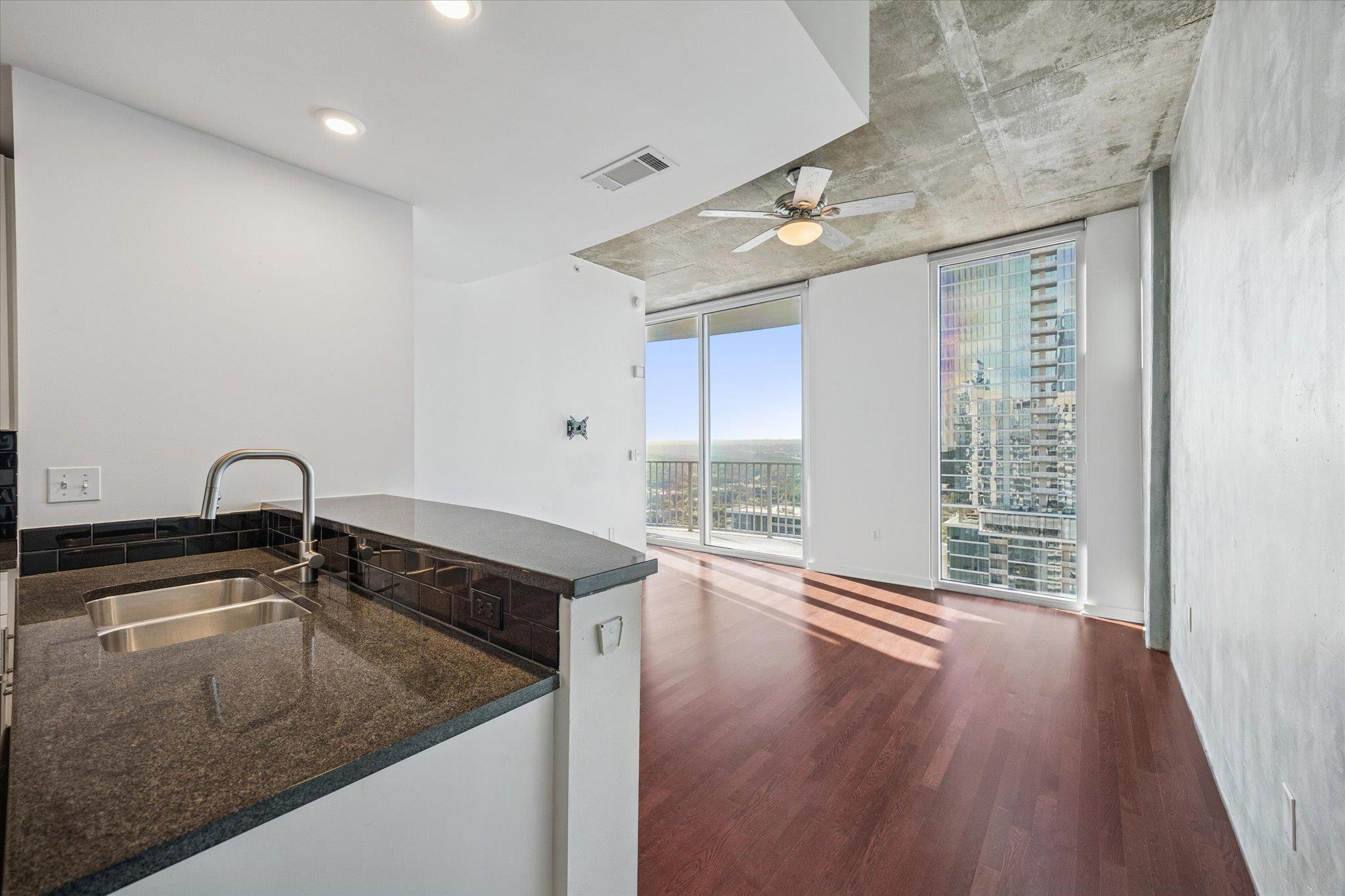 360 Nueces St # 4008, Austin, TX 78701
