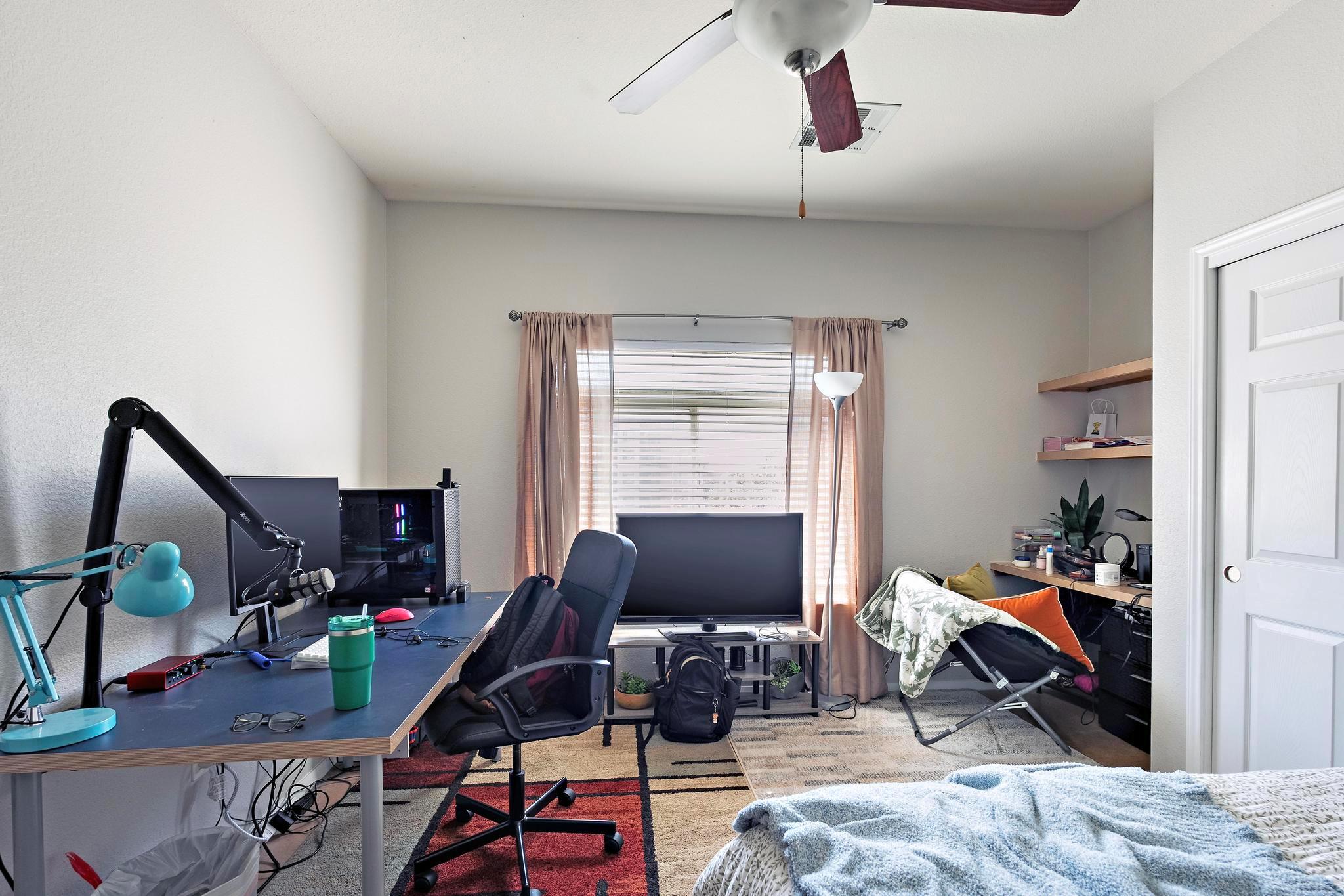 910 W 25th St # 406, Austin, TX 78705